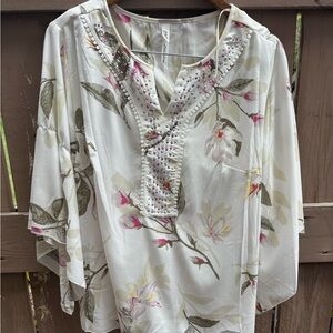 Floral Top with Bell Sleeves Sz L - EUC